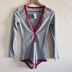 Button down v neck long sleeve bodysuit | S